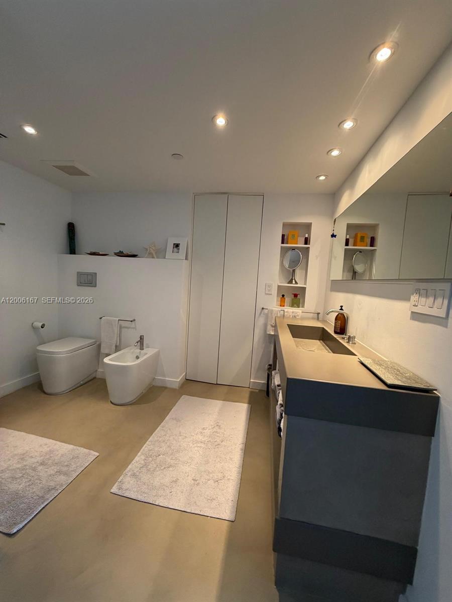 NINE ISLAND AVENUE CONDO - Residential