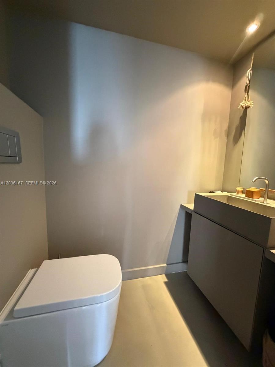 NINE ISLAND AVENUE CONDO - Residential