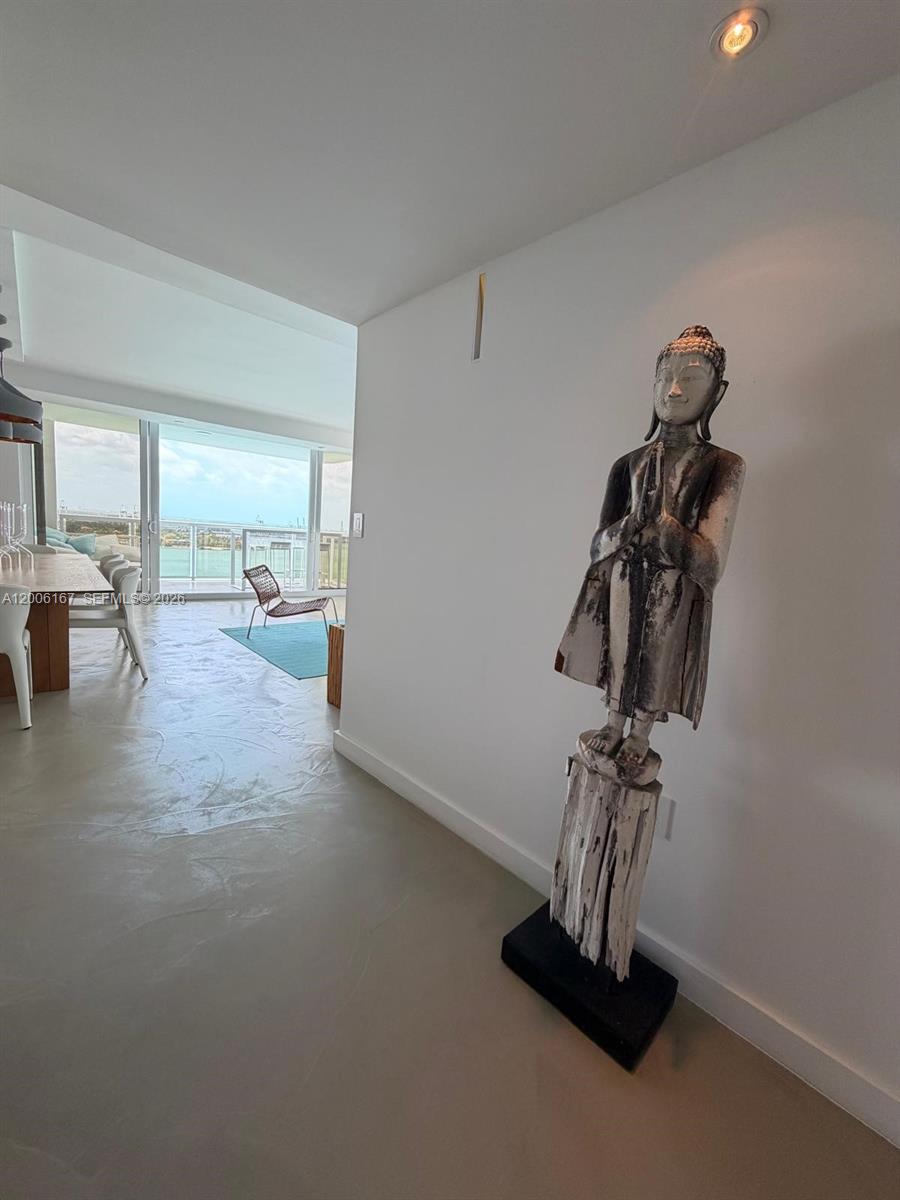 NINE ISLAND AVENUE CONDO - Residential