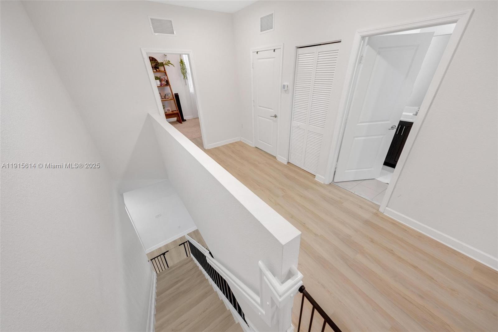 S ALLAPATTAH GARDENS - Residential