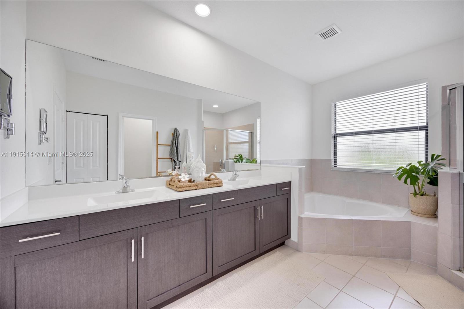 S ALLAPATTAH GARDENS - Residential