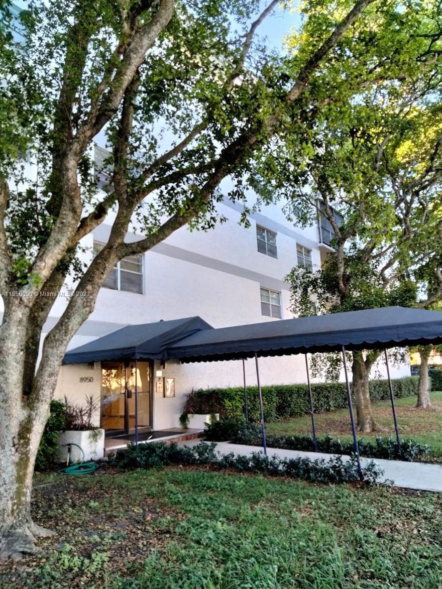 Lovely and Spacious, ready to move in 2 bedroom 2 bathroom unit in quiet gated building. Located between the highly sought out neighborhoods of Miami Shores and Shorecrest.