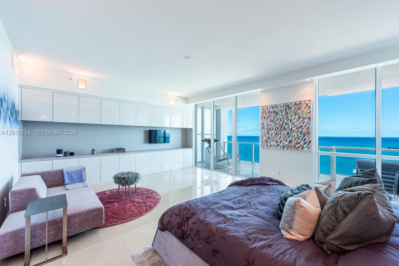 50 S Pointe Dr 3302