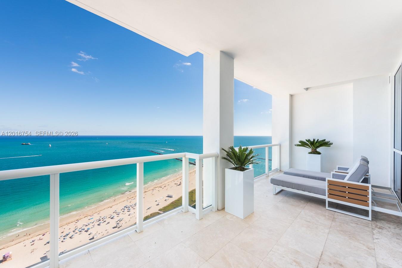 50 S Pointe Dr 3302