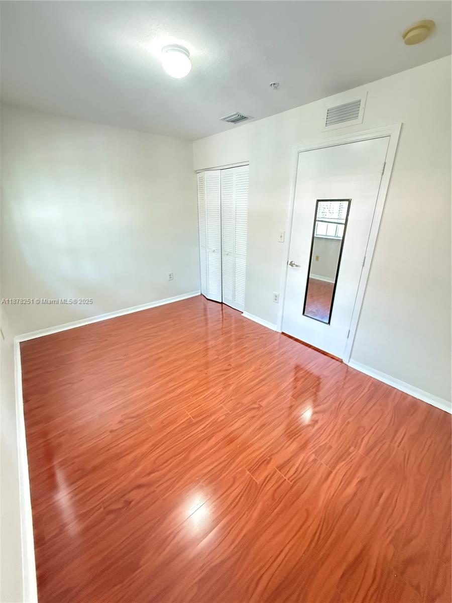 AQUA VISTA TOWNHOMES COND - Residential