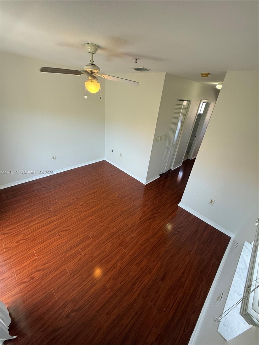 AQUA VISTA TOWNHOMES COND - Residential