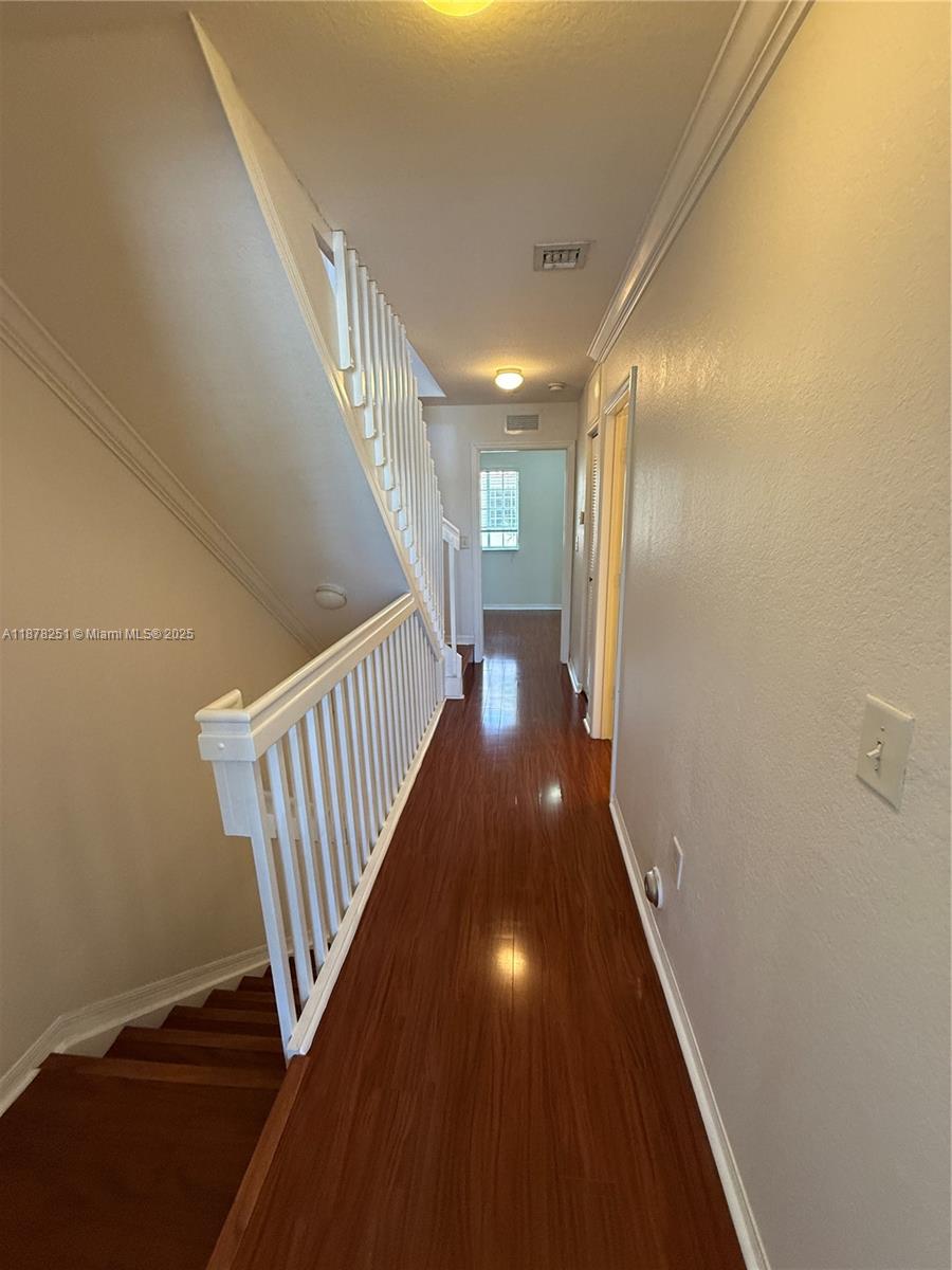 AQUA VISTA TOWNHOMES COND - Residential