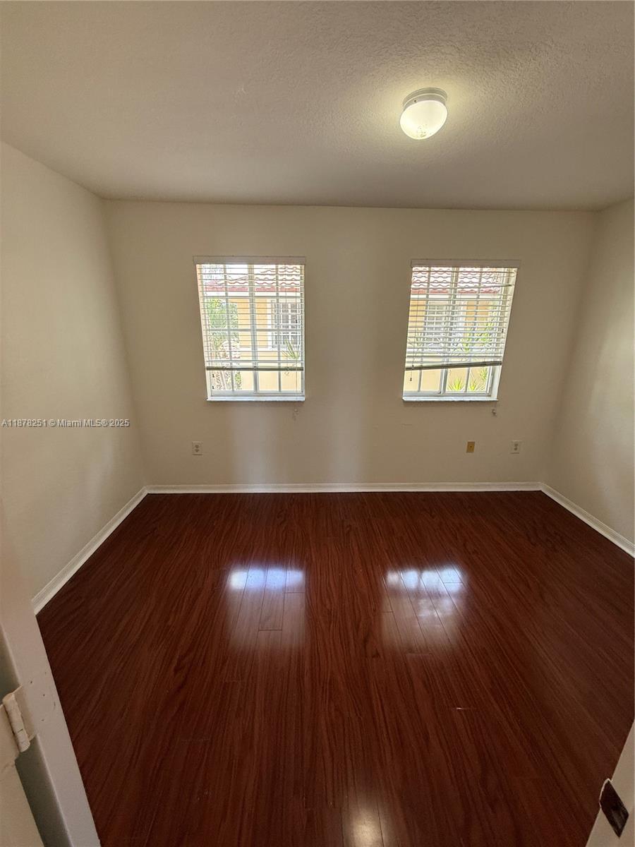 AQUA VISTA TOWNHOMES COND - Residential