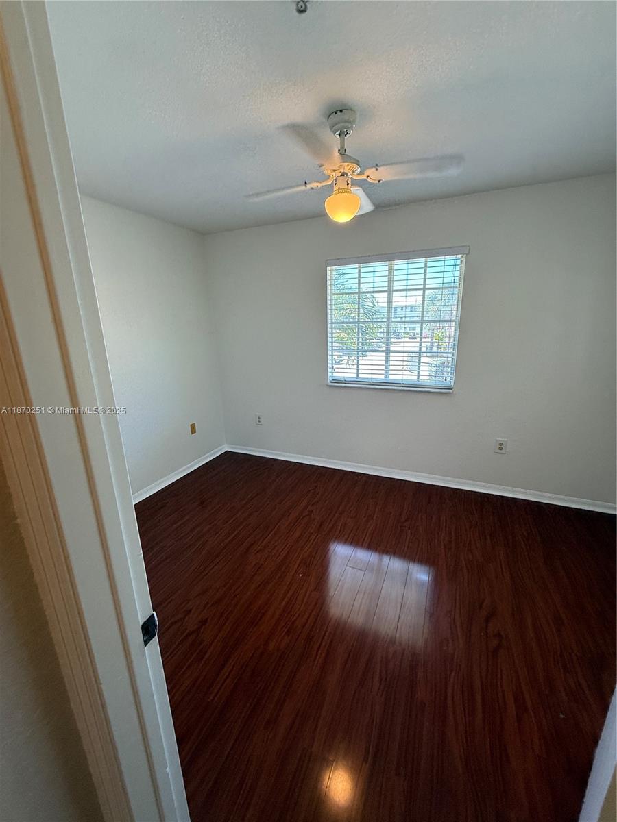 AQUA VISTA TOWNHOMES COND - Residential