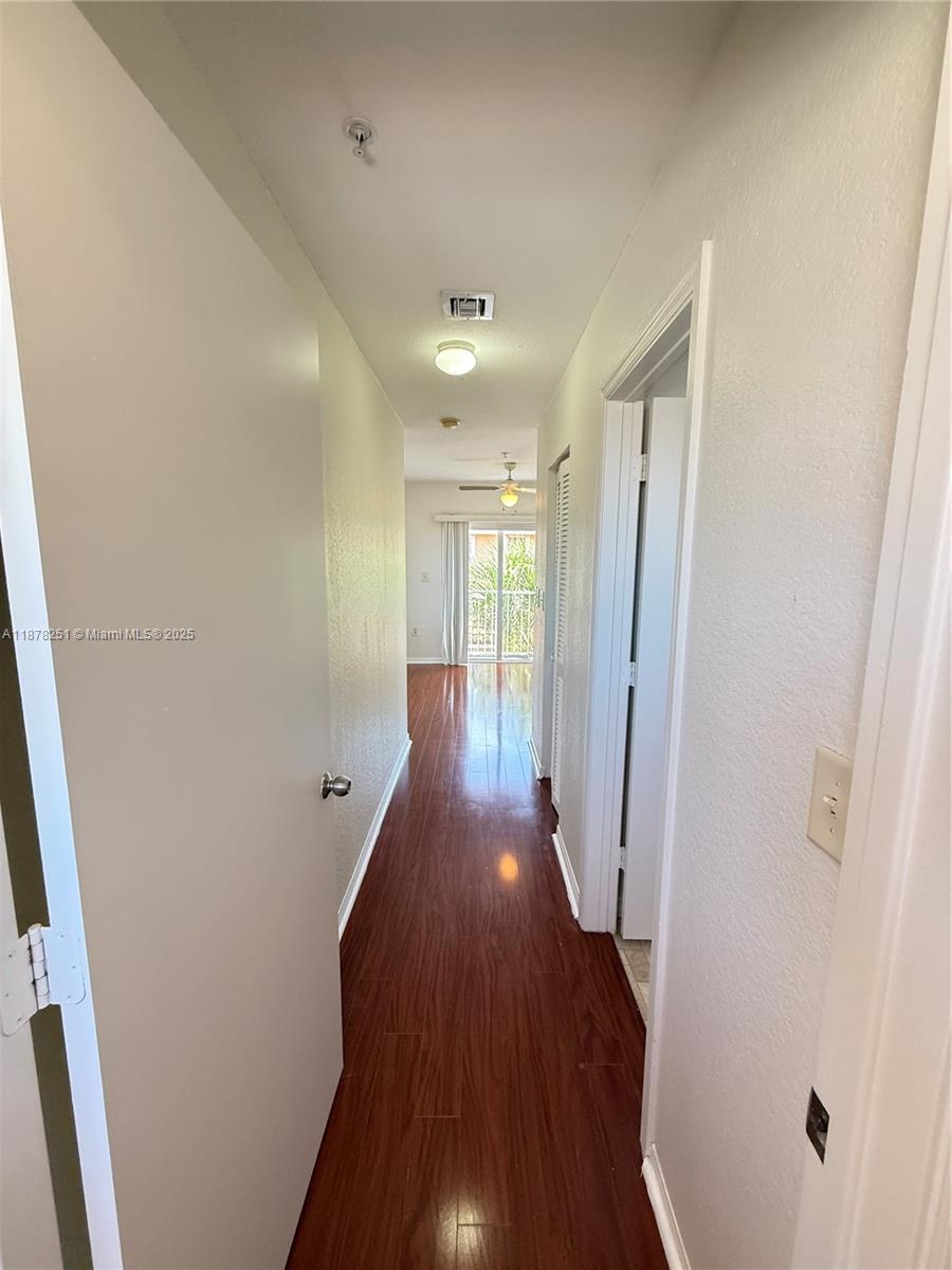 AQUA VISTA TOWNHOMES COND - Residential