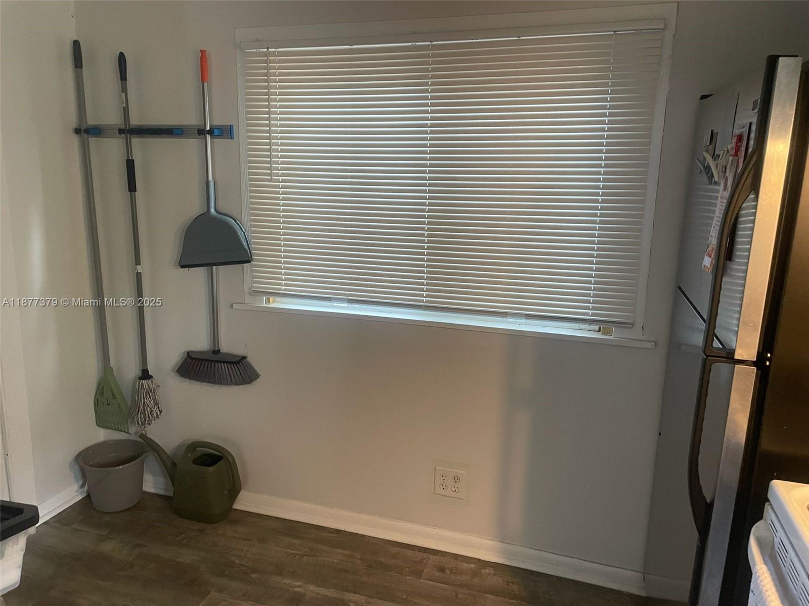 OAKLAND PARK SECOND ADD - Residential Income