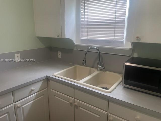 OAKLAND PARK SECOND ADD - Residential Income