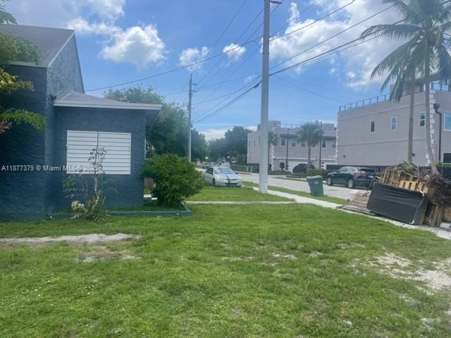 1041 NE 35th St
