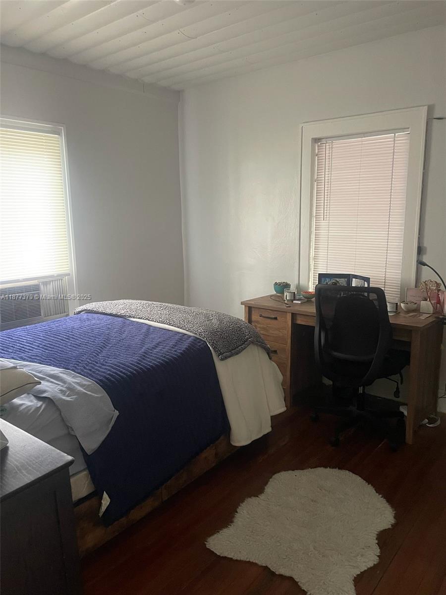 OAKLAND PARK SECOND ADD - Residential Income