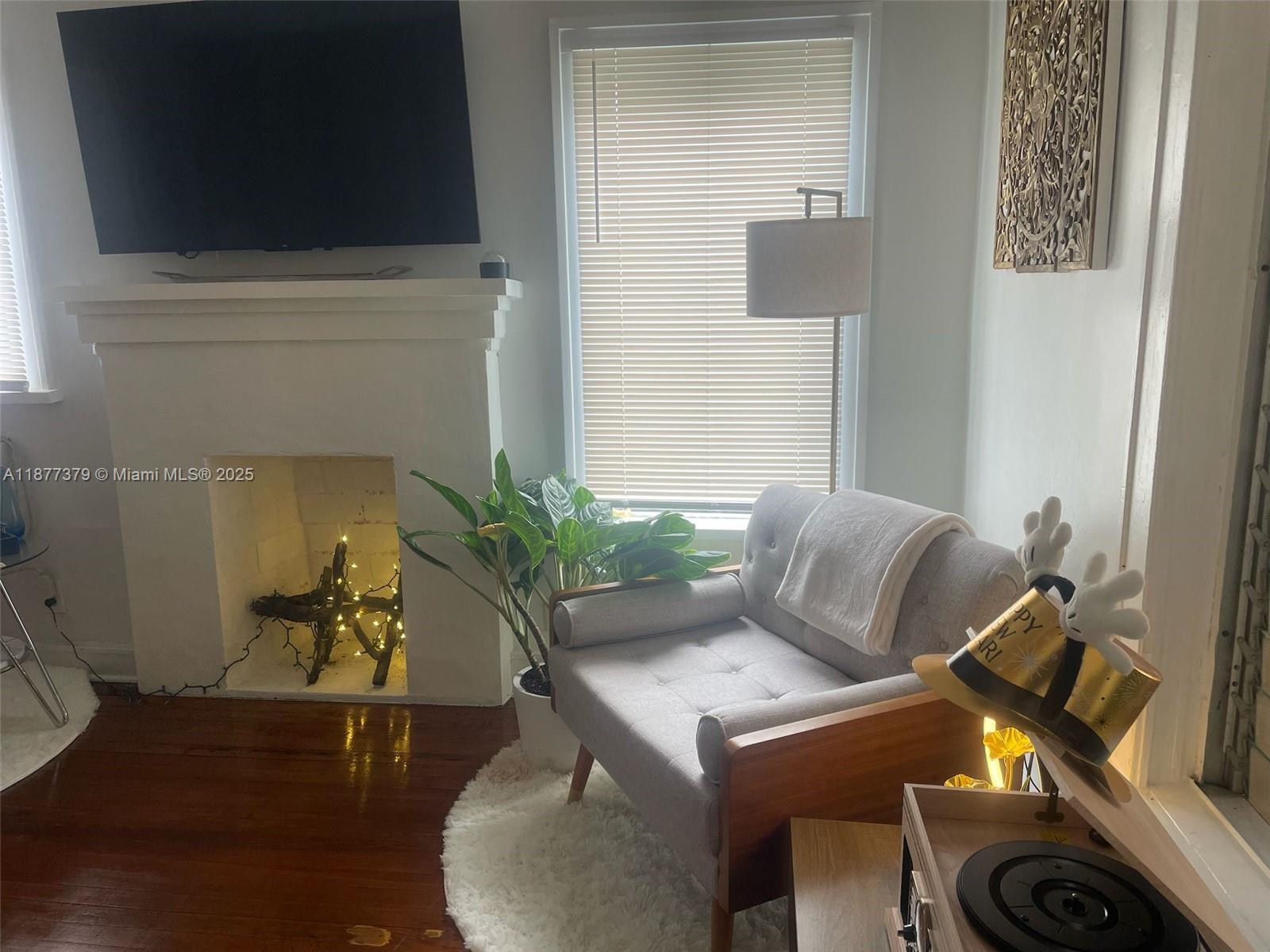 OAKLAND PARK SECOND ADD - Residential Income