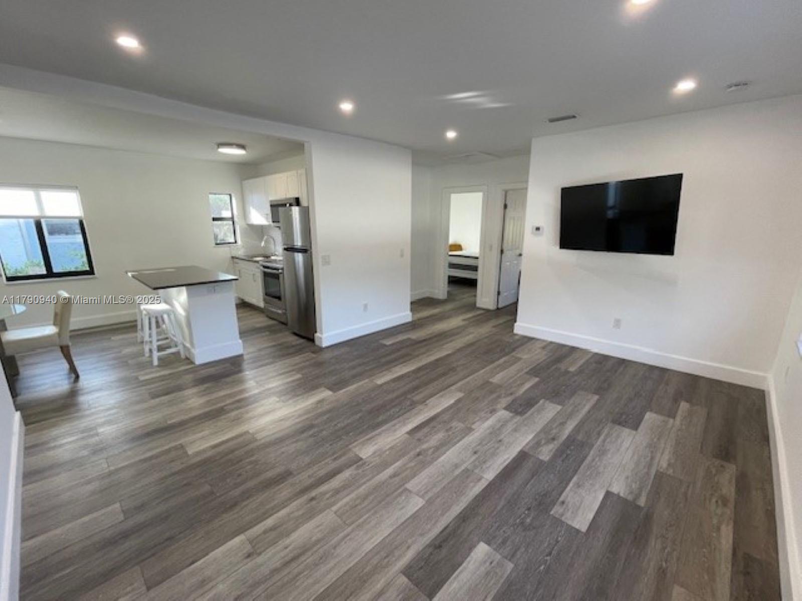 2141 SW 14th Ter 4