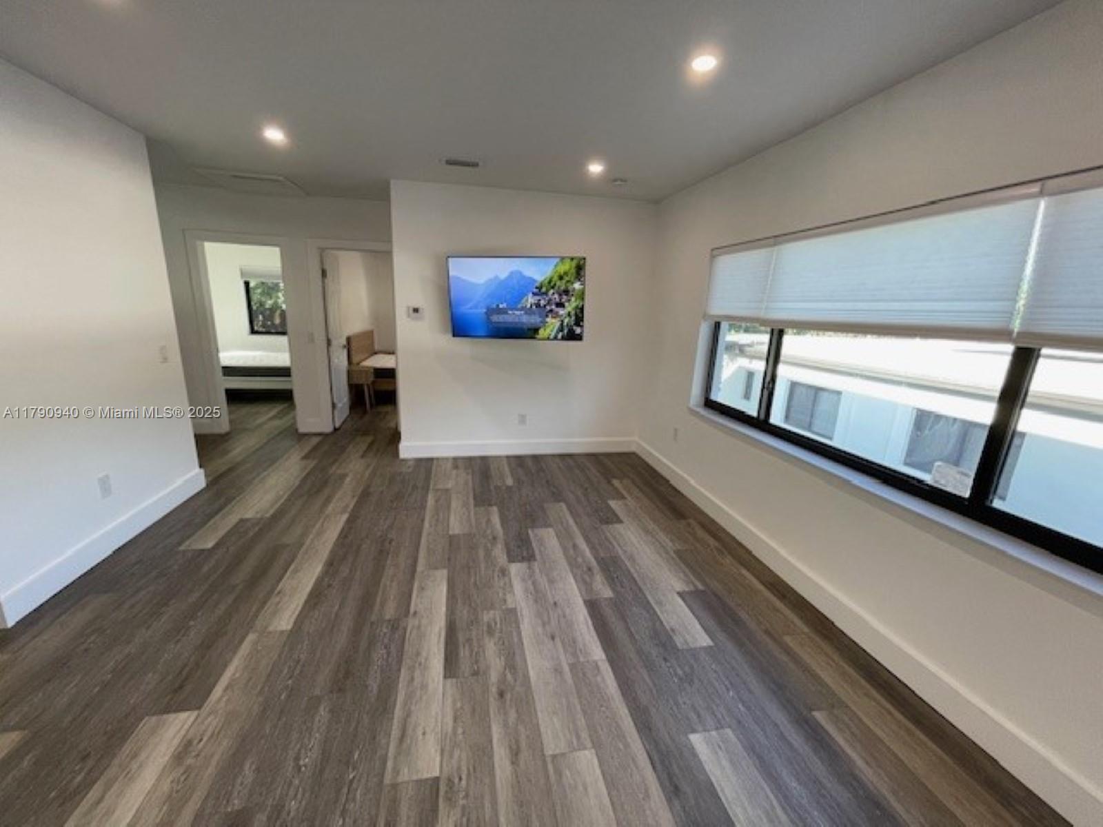 2141 SW 14th Ter 4