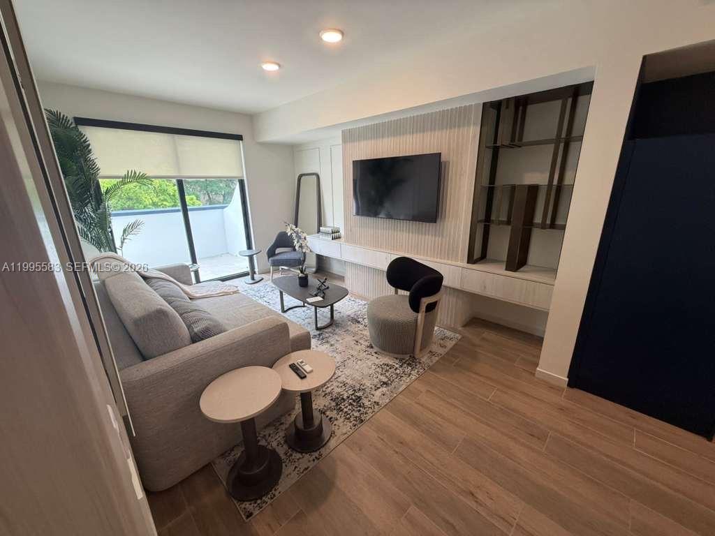 The Avenue Coral Gables - Residential