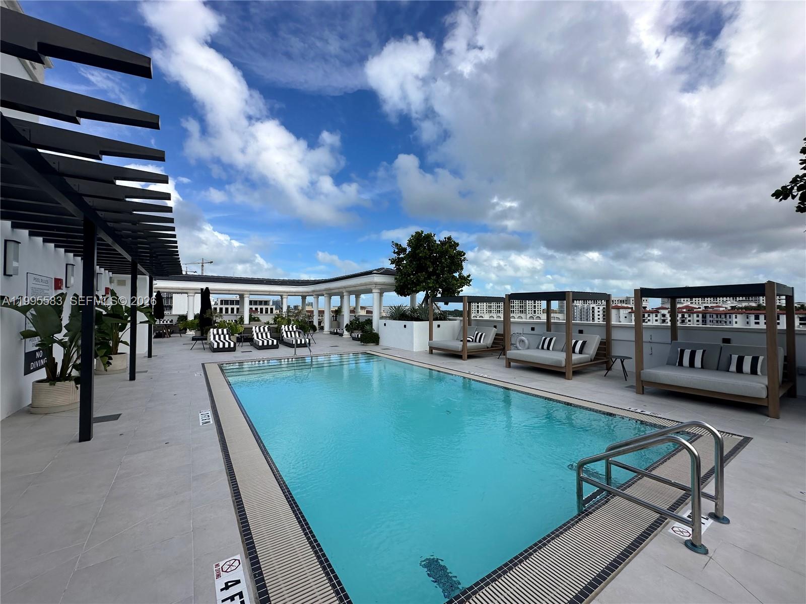 The Avenue Coral Gables - Residential