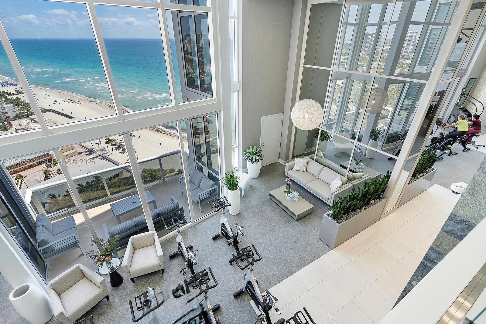 TRUMP ROYALE - Residential