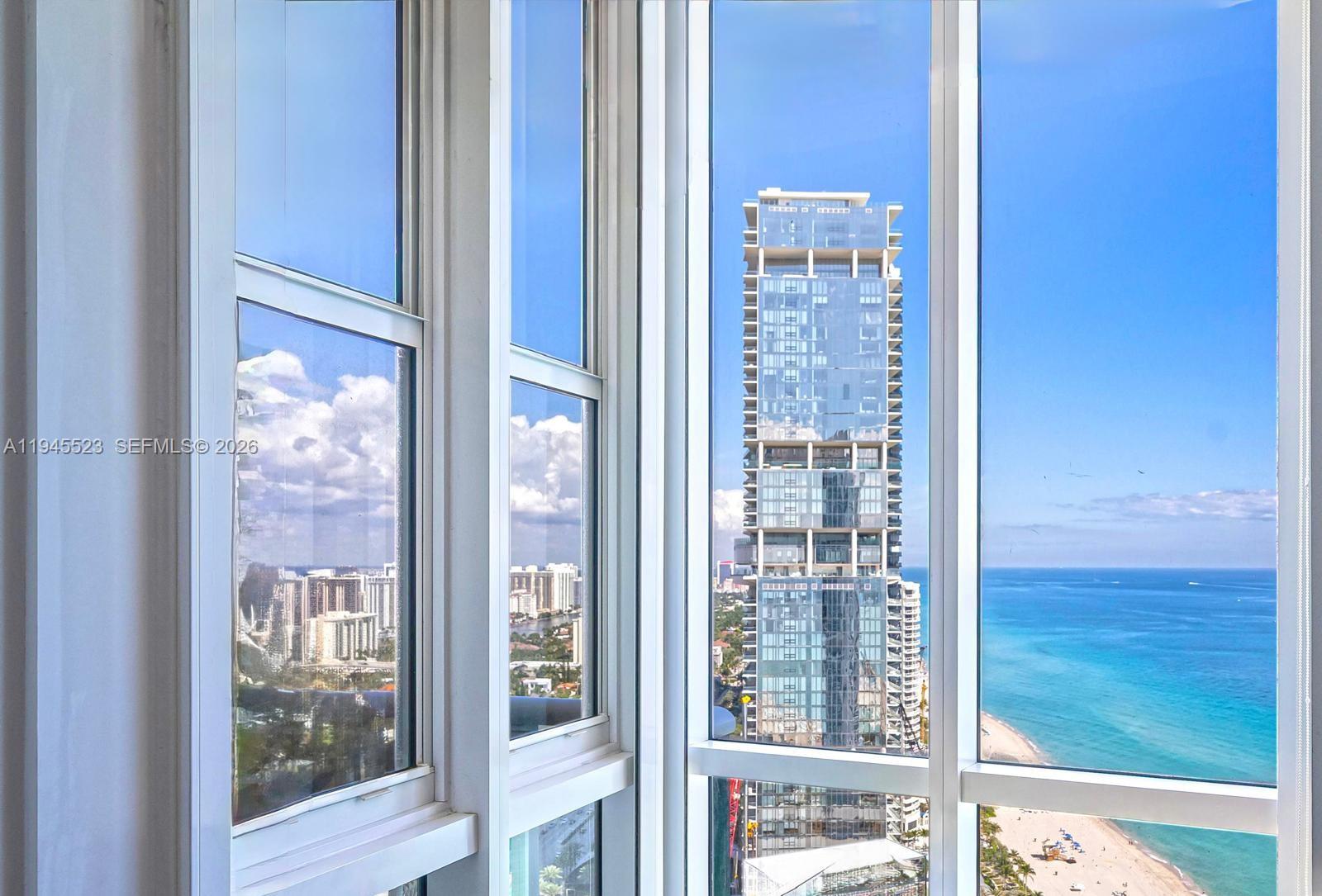 TRUMP ROYALE - Residential