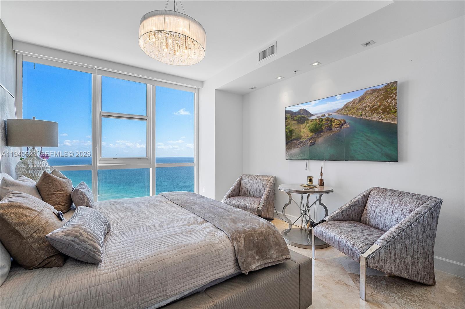 TRUMP ROYALE - Residential