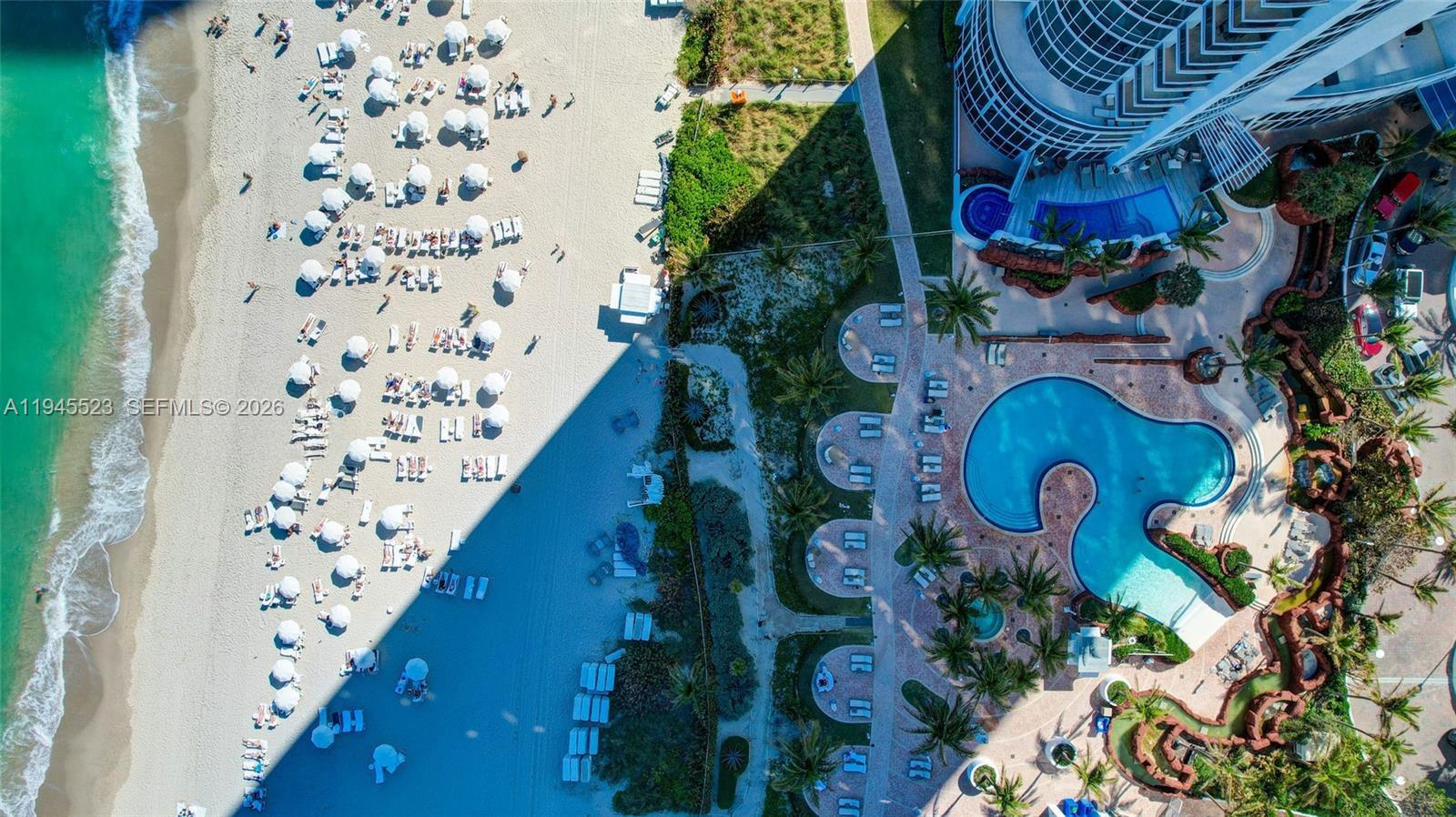 TRUMP ROYALE - Residential