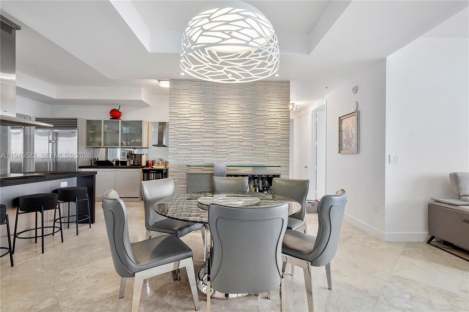 TRUMP ROYALE - Residential