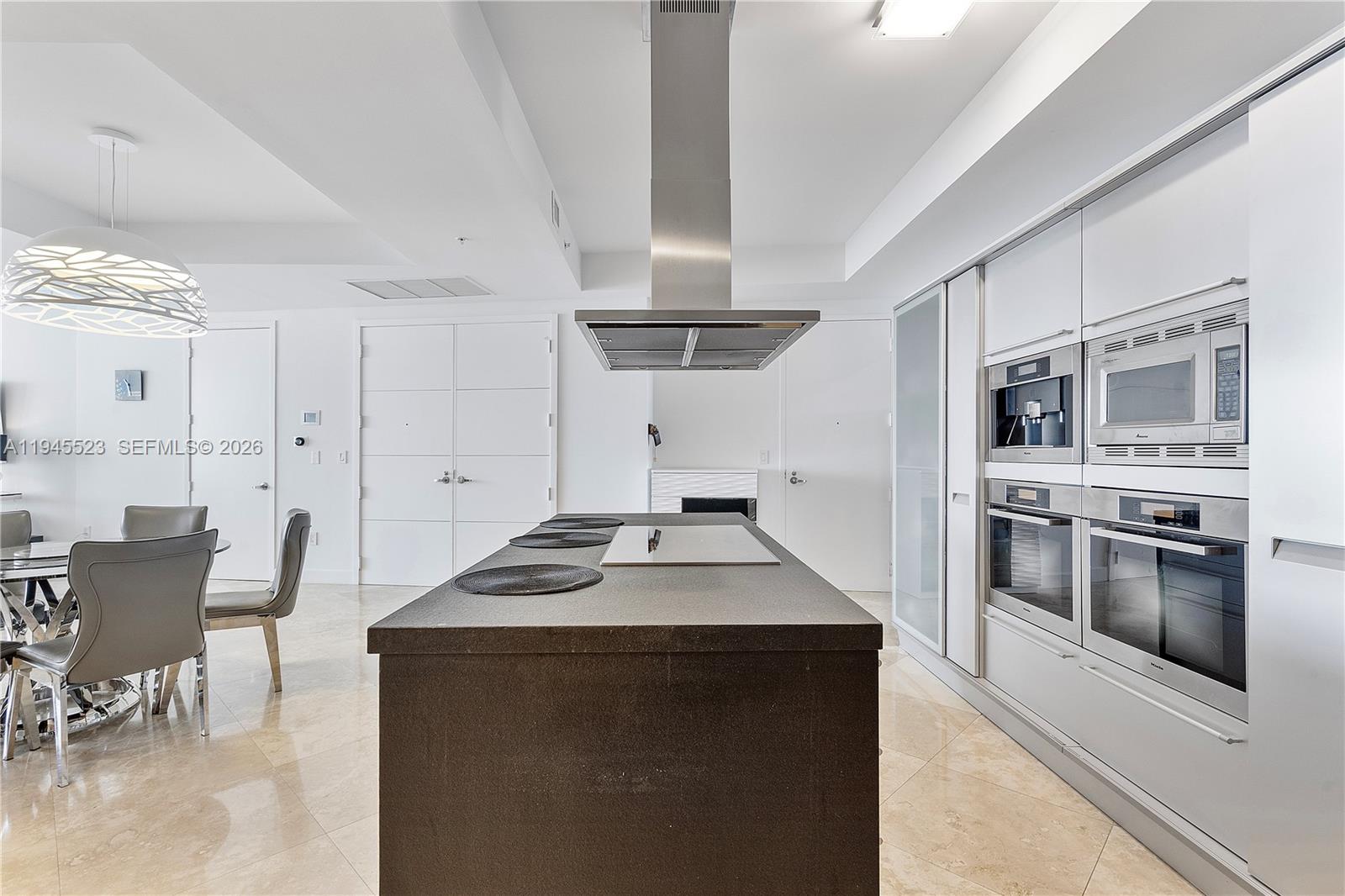 TRUMP ROYALE - Residential