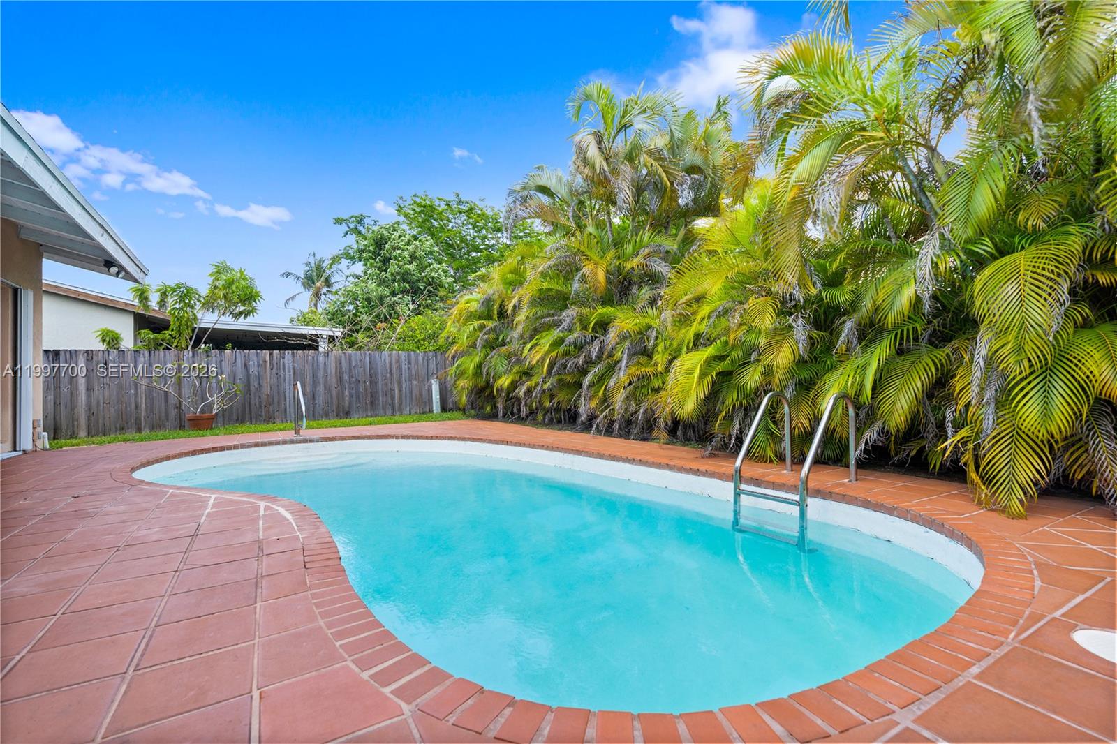 FIRST ADDN TO CALUSA CLUB - Residential