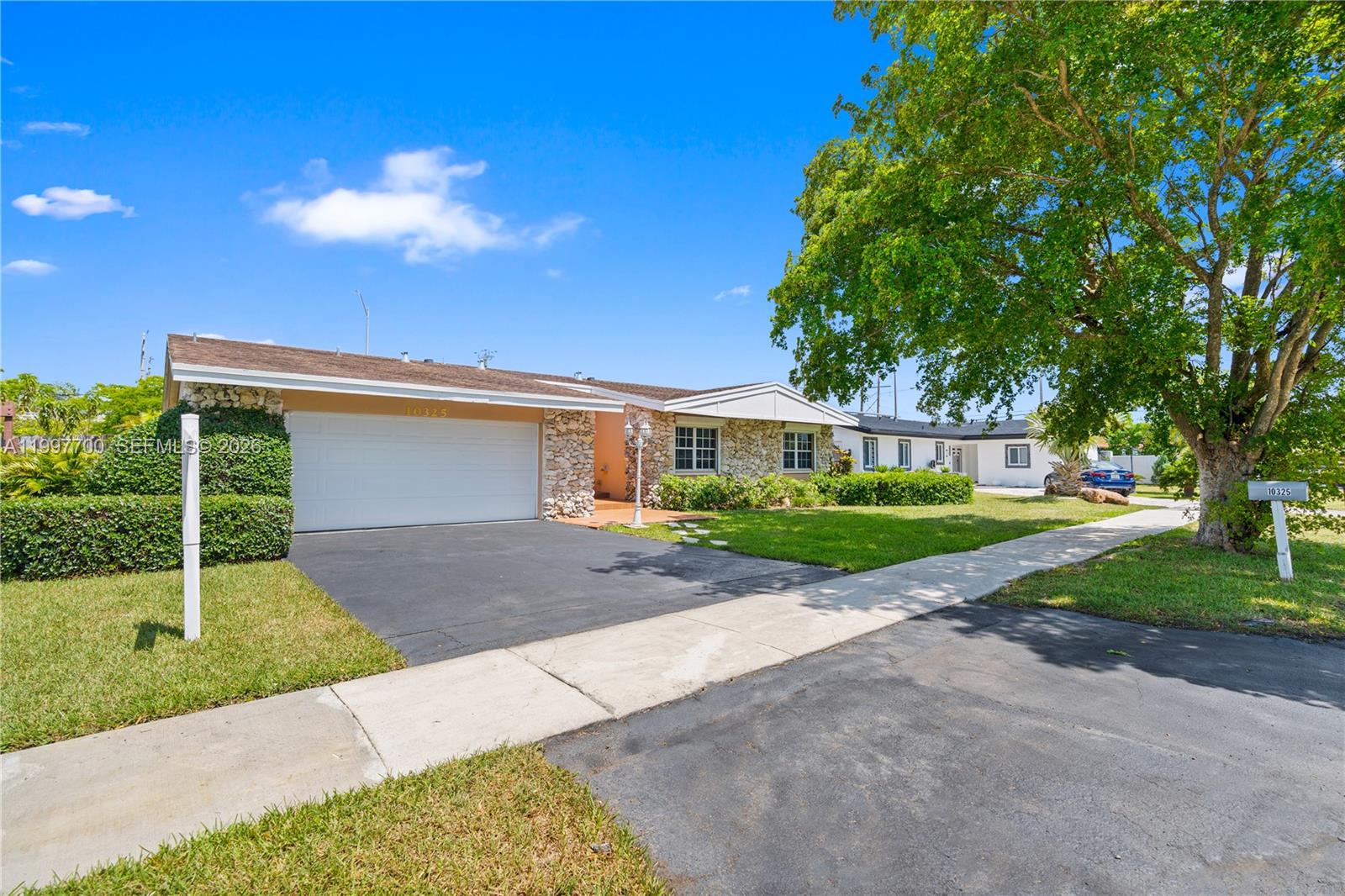 FIRST ADDN TO CALUSA CLUB - Residential