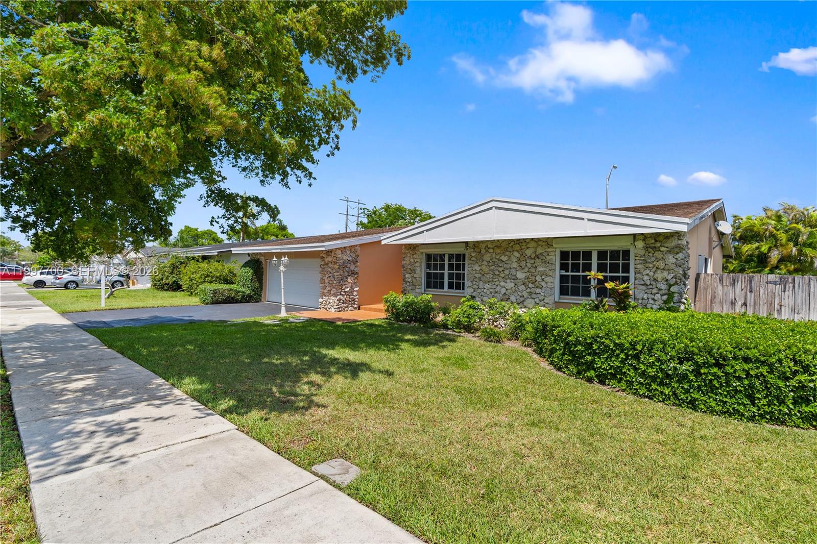 FIRST ADDN TO CALUSA CLUB - Residential