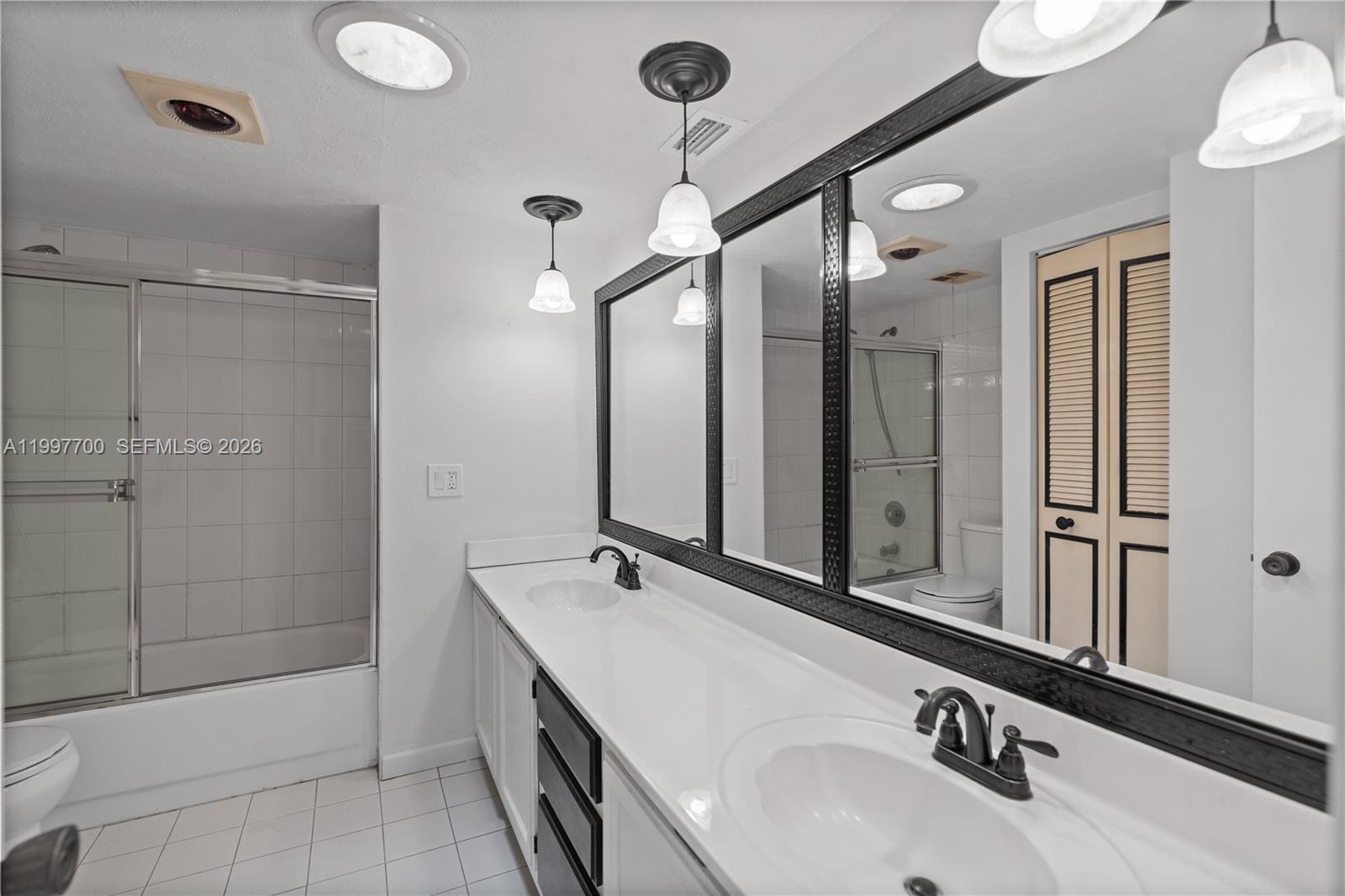 FIRST ADDN TO CALUSA CLUB - Residential