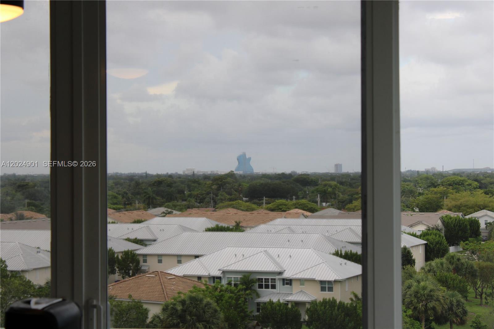 HILLCREST EAST NO 24 COND - Residential