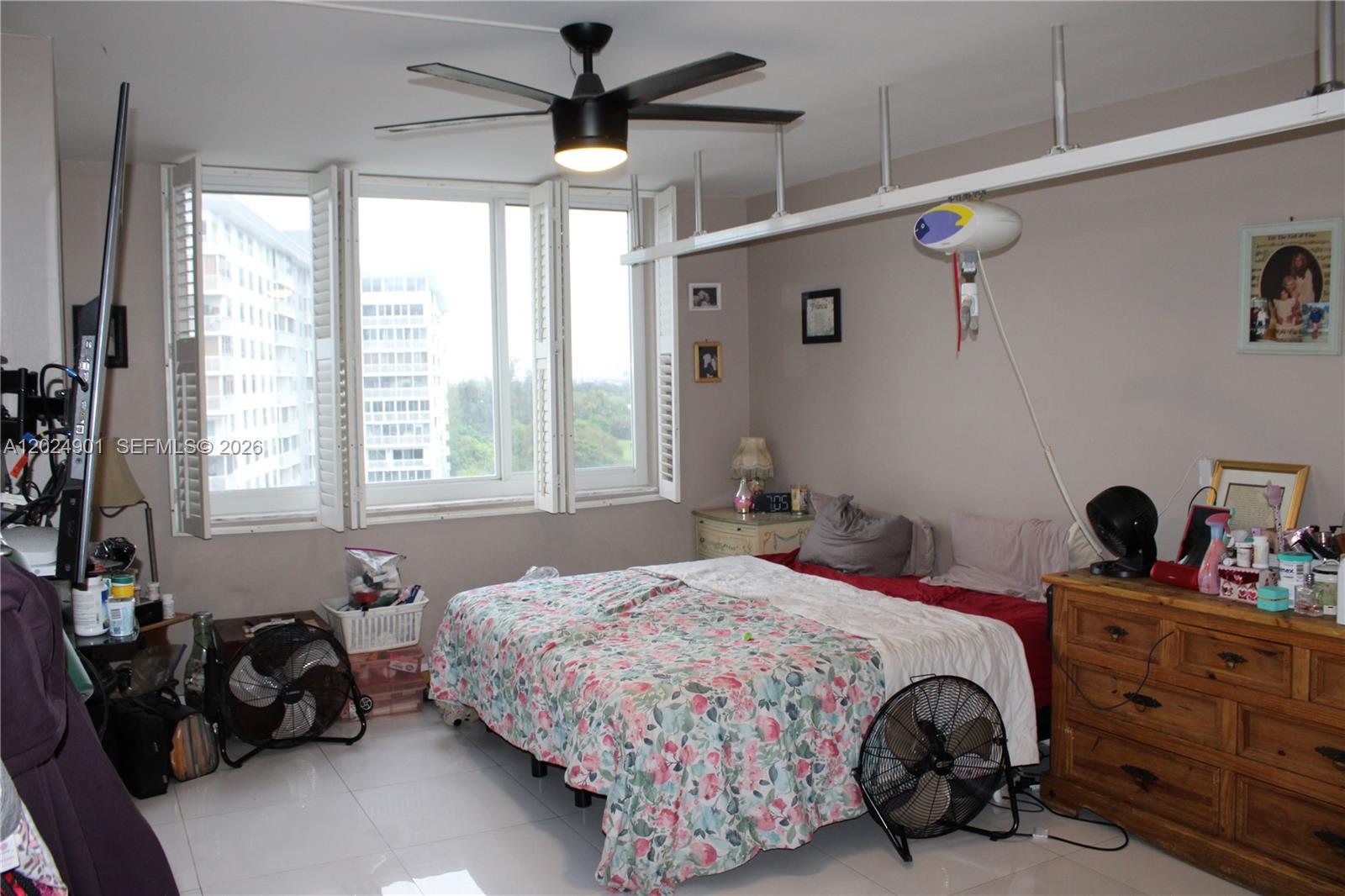 HILLCREST EAST NO 24 COND - Residential