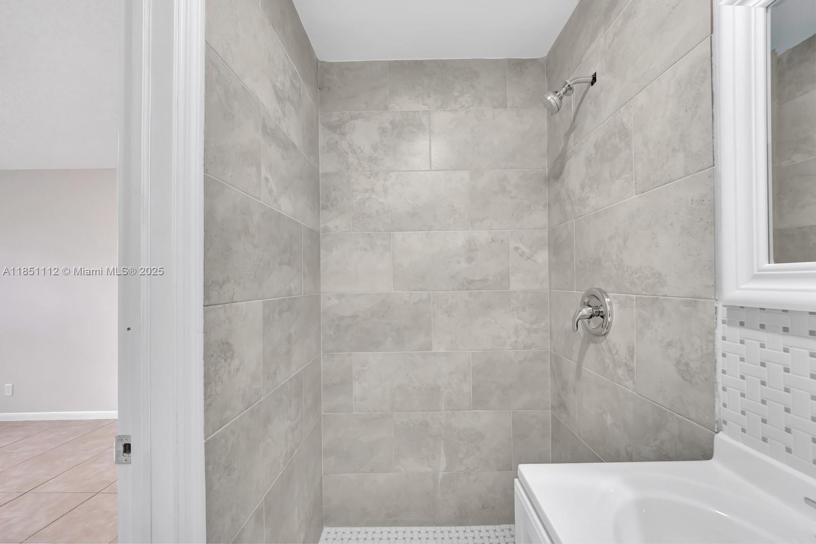 RIVERLAND VILLAGE PARK - Residential Lease