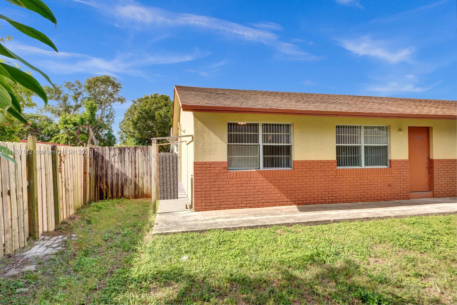 RIVERLAND VILLAGE PARK - Residential Lease