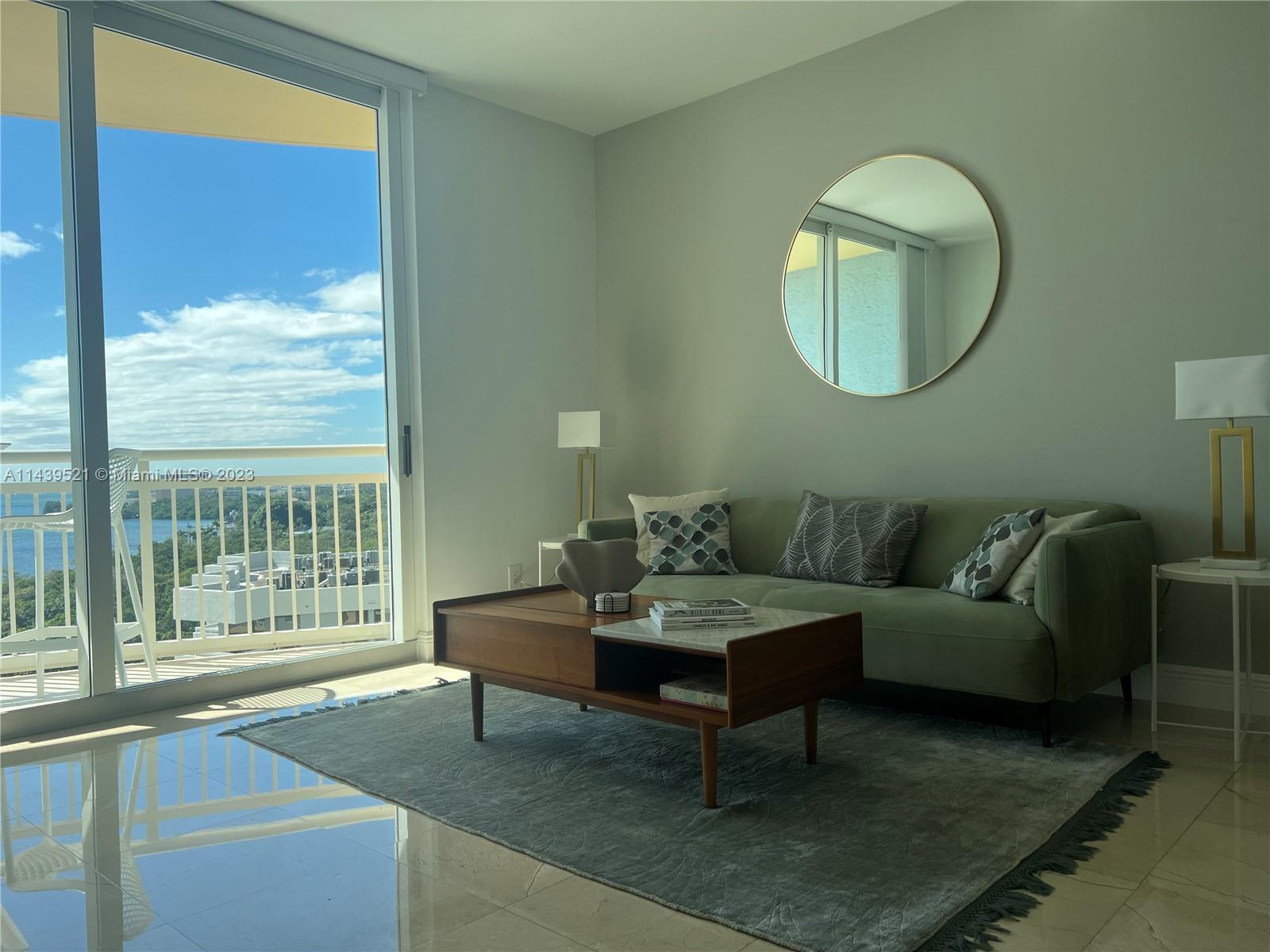 THE METROPOLITAN CONDO - Residential Lease