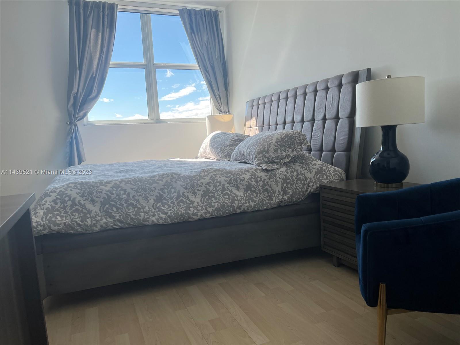 THE METROPOLITAN CONDO - Residential Lease