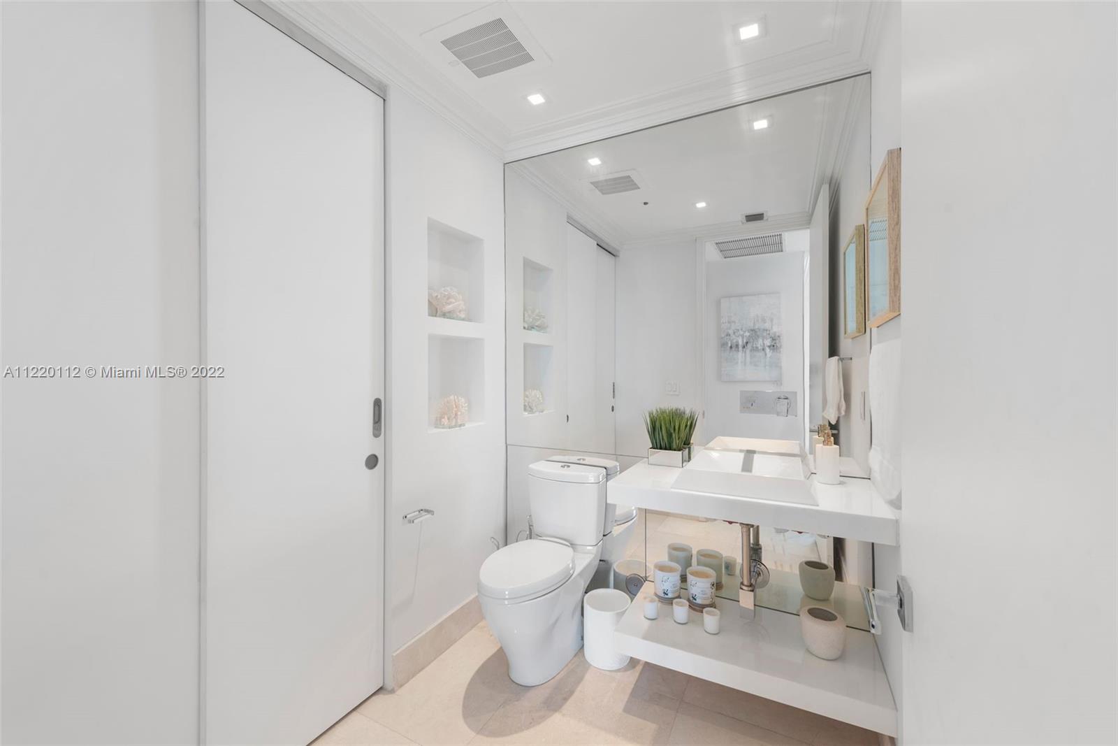 CONTINUUM ON SOUTH BEACH - Residential