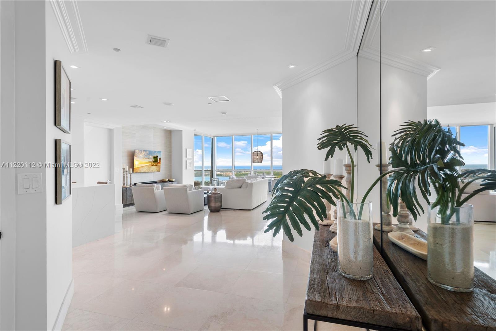 CONTINUUM ON SOUTH BEACH - Residential