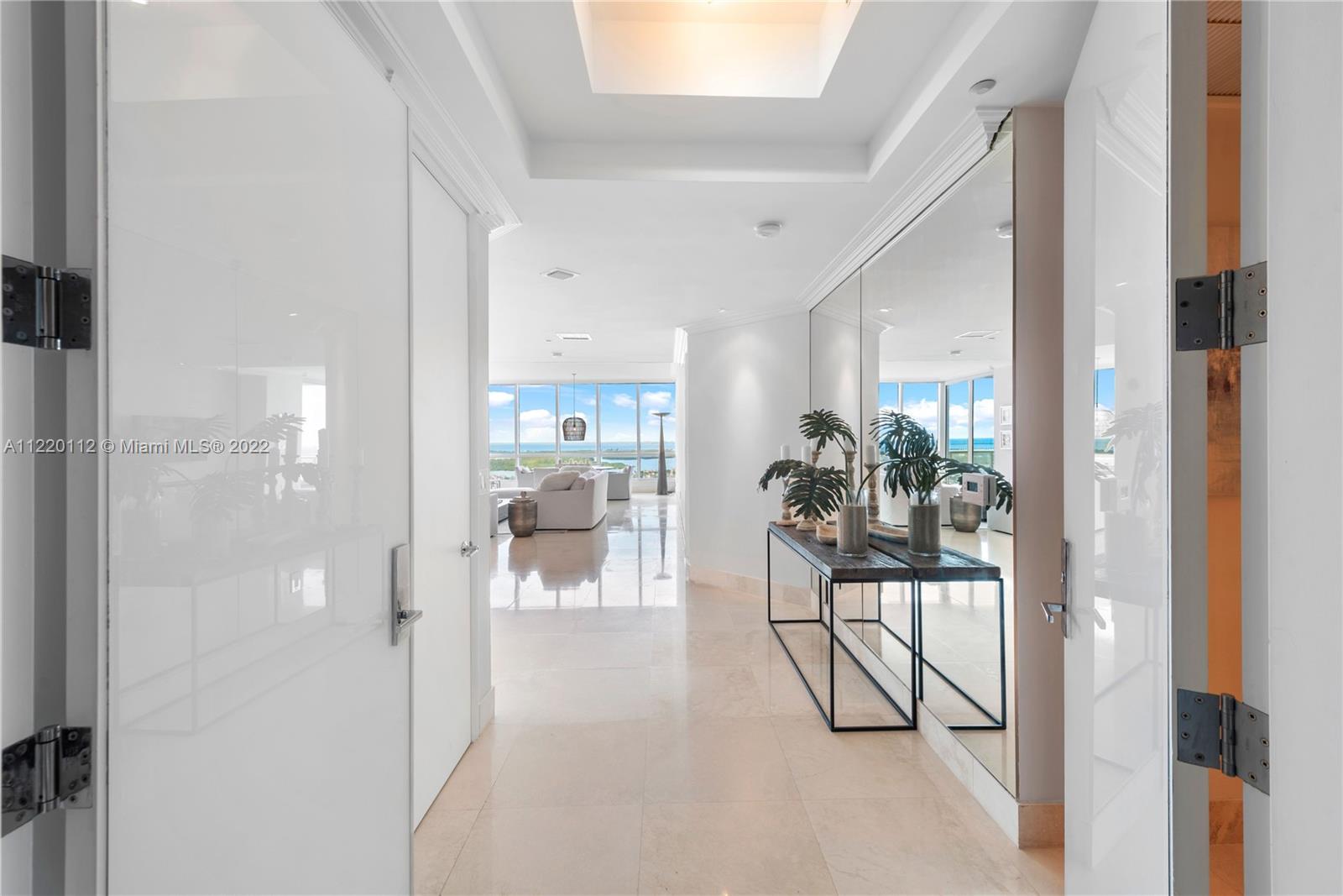 CONTINUUM ON SOUTH BEACH - Residential