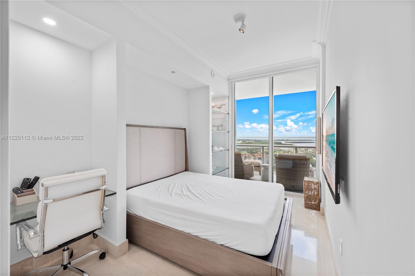 CONTINUUM ON SOUTH BEACH - Residential