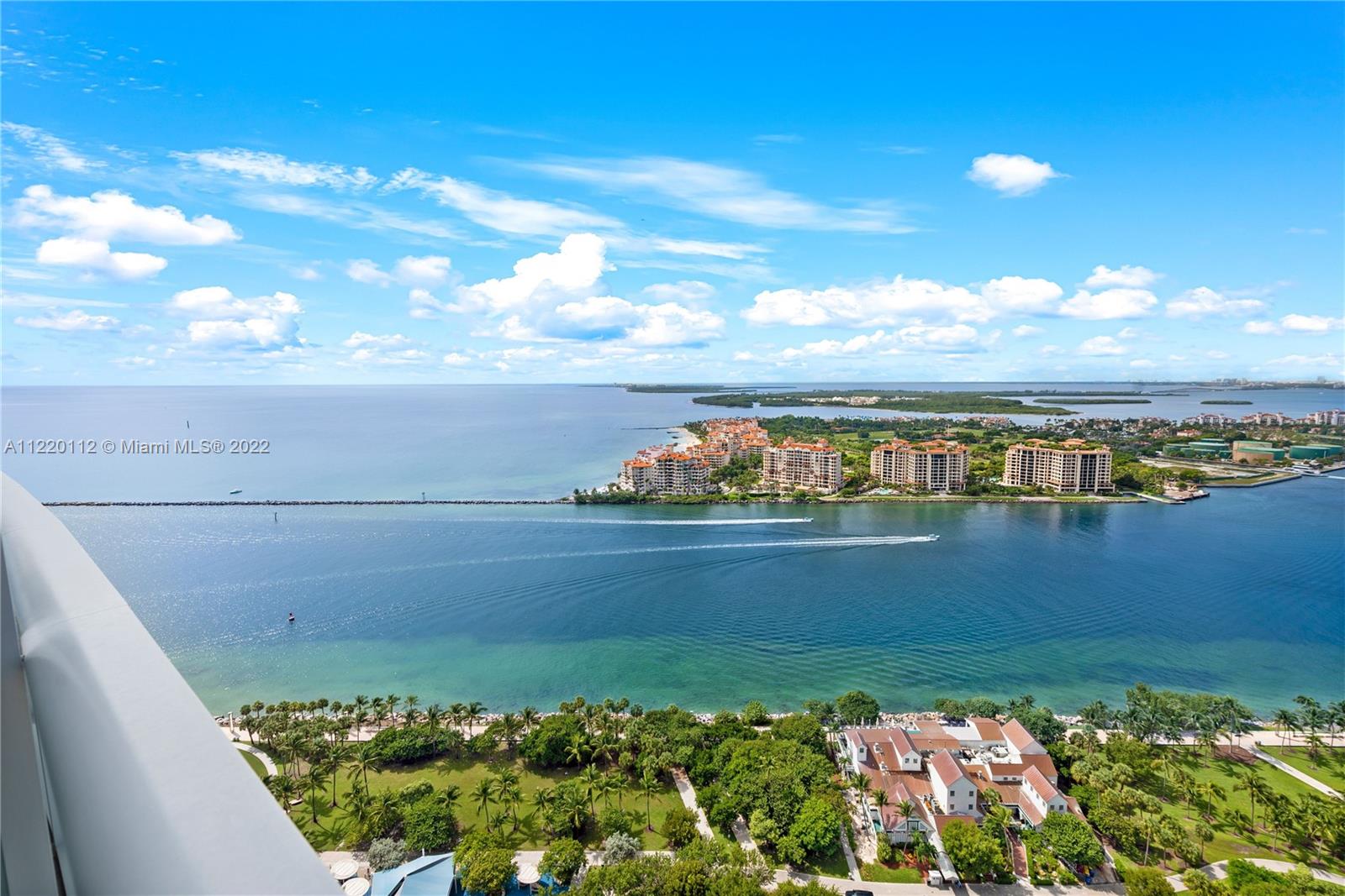 CONTINUUM ON SOUTH BEACH - Residential