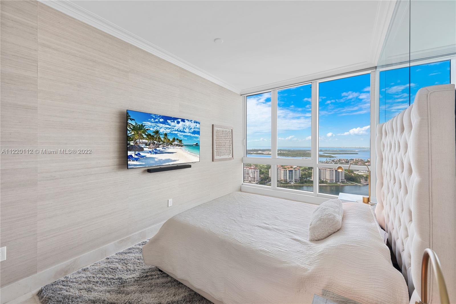 CONTINUUM ON SOUTH BEACH - Residential