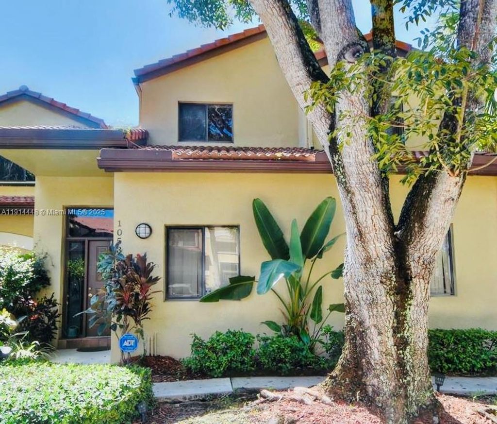 Photo of 10534 NW 10th Ct #D-137, Plantation, FL 33322 (MLS # A11914448)