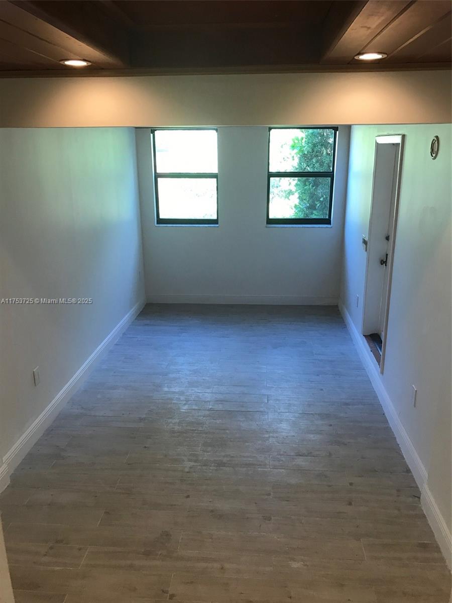 SURPRISE LAKE - Residential