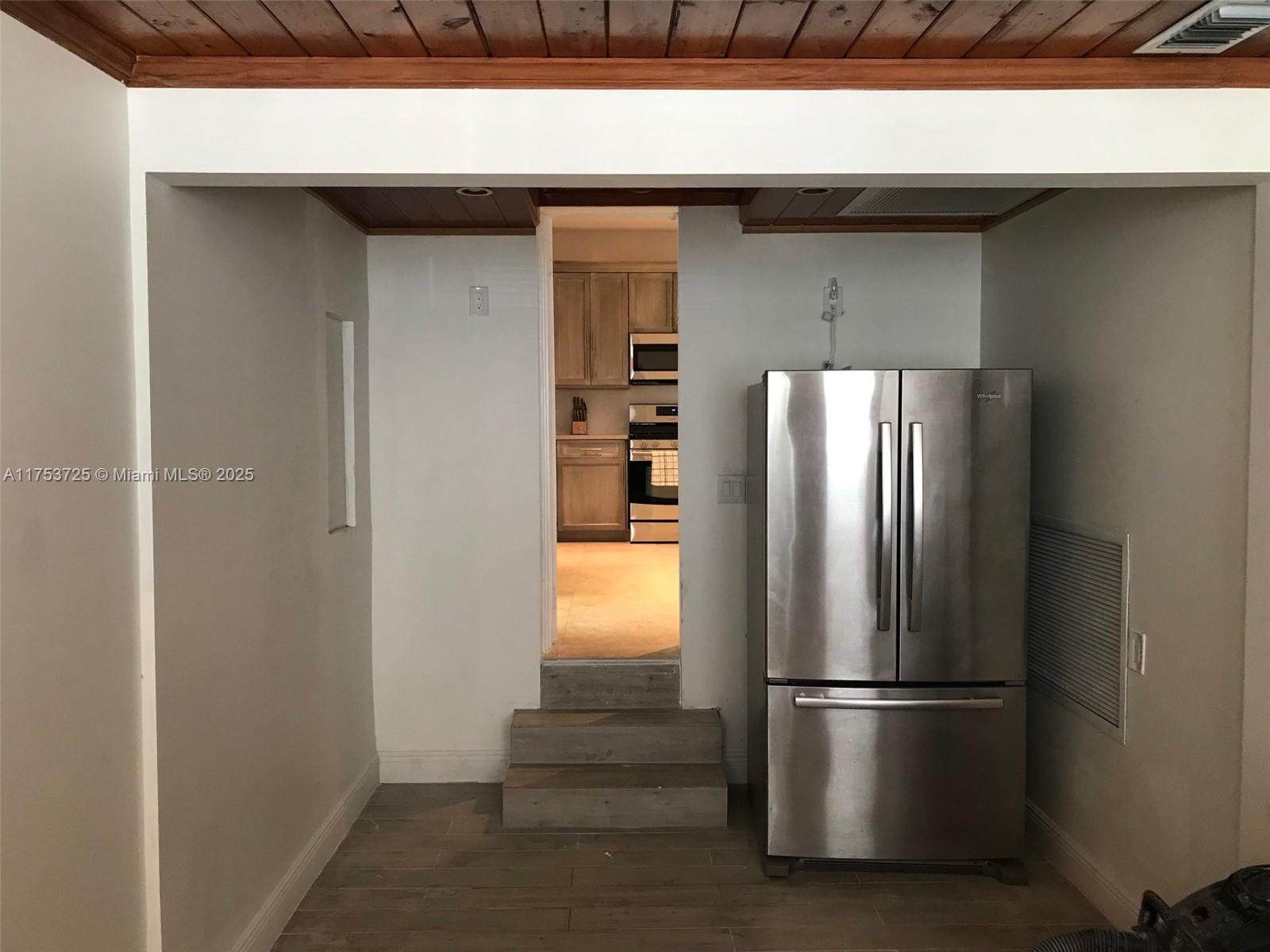 SURPRISE LAKE - Residential