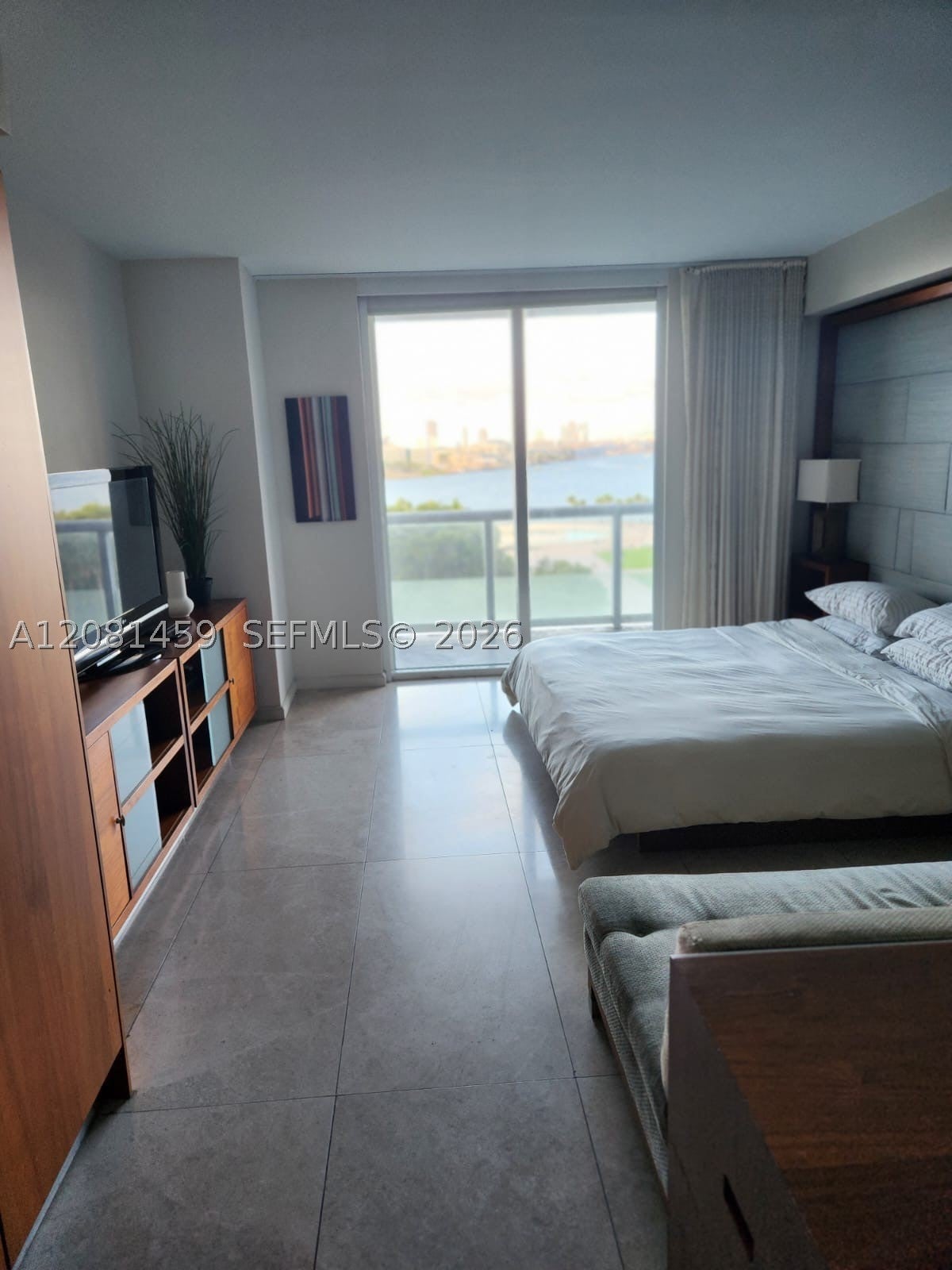 50 Biscayne Blvd 903