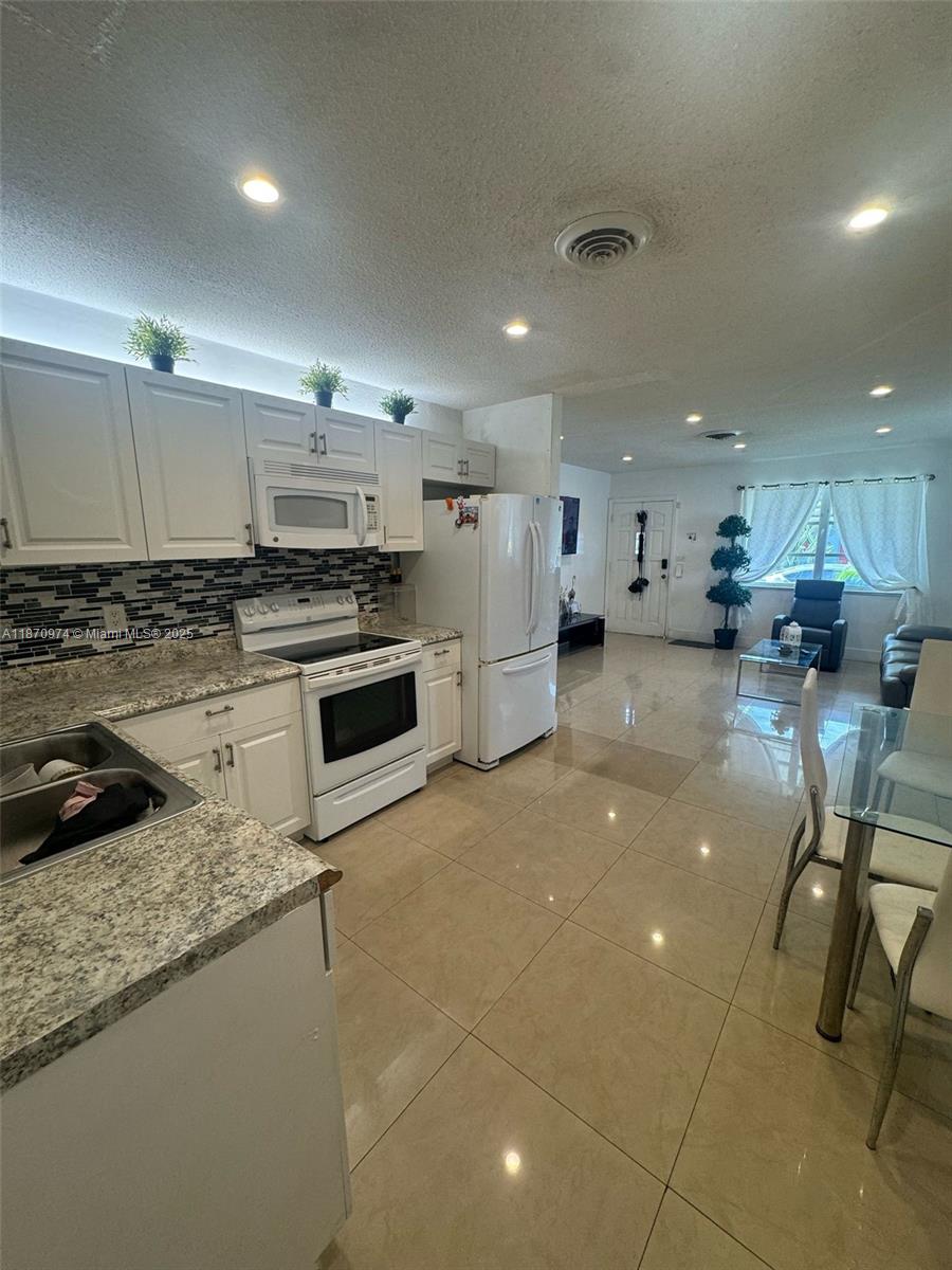 TAMARAC LAKES SOUTH - Residential